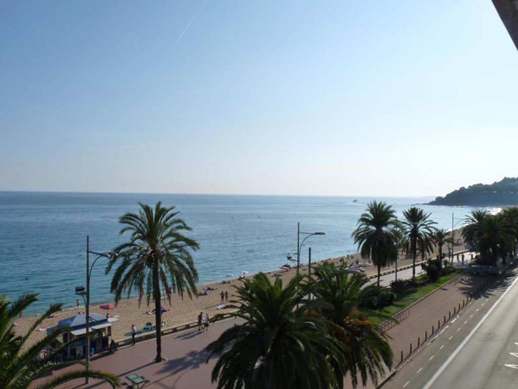 Apartaments Tropic Lloret de Mar Ruang foto