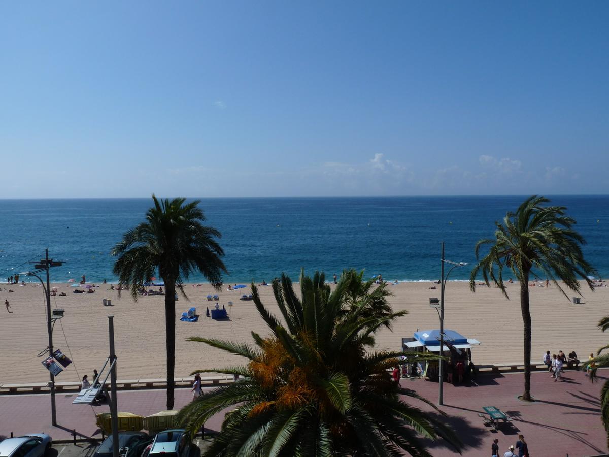 Apartaments Tropic Lloret de Mar Bagian luar foto